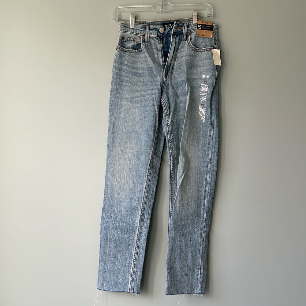 Aeropostale mom Jean size 2 light wash NWT